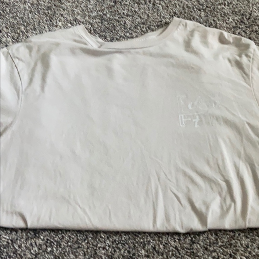 Vineyard vine T-shirt
